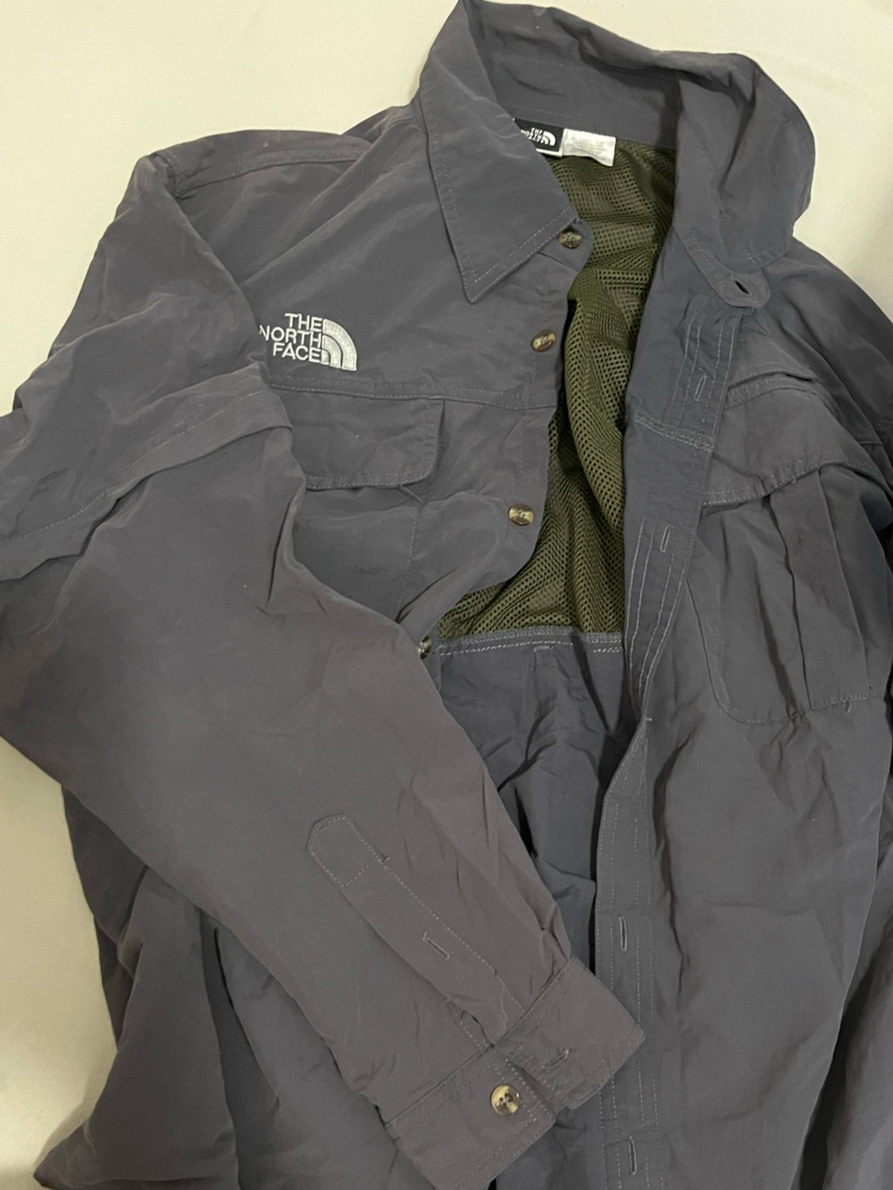 The North Face Men's Charcoal Utility Shirt with Removable Sleeves